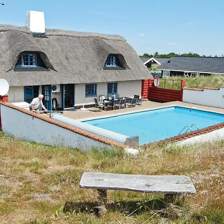 Beach Front Home In Hvide Sande Bjerregård